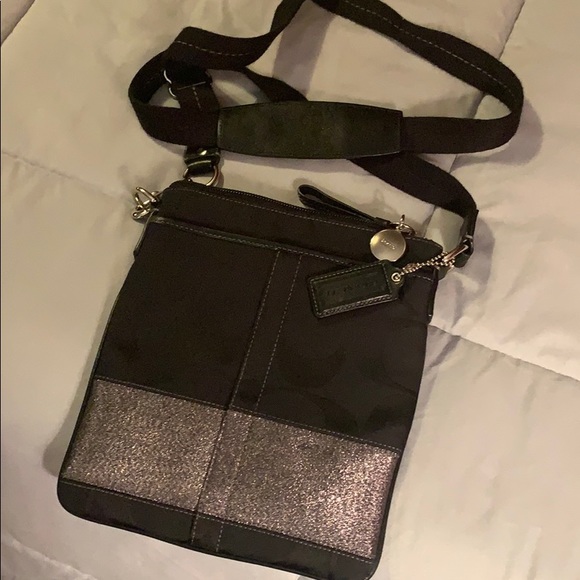 Coach signature Jacquard crossbody - Picture 2 of 8